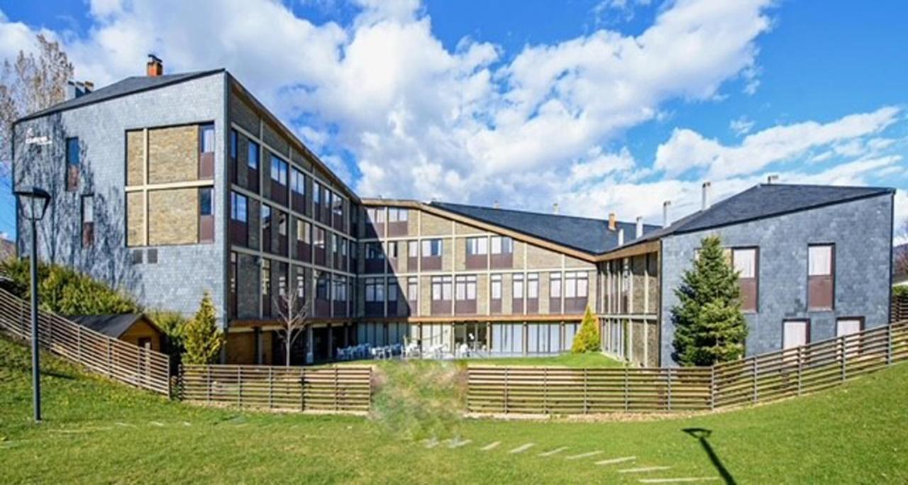 Campus Cerdanya Hotel Puigcerdà Exterior photo