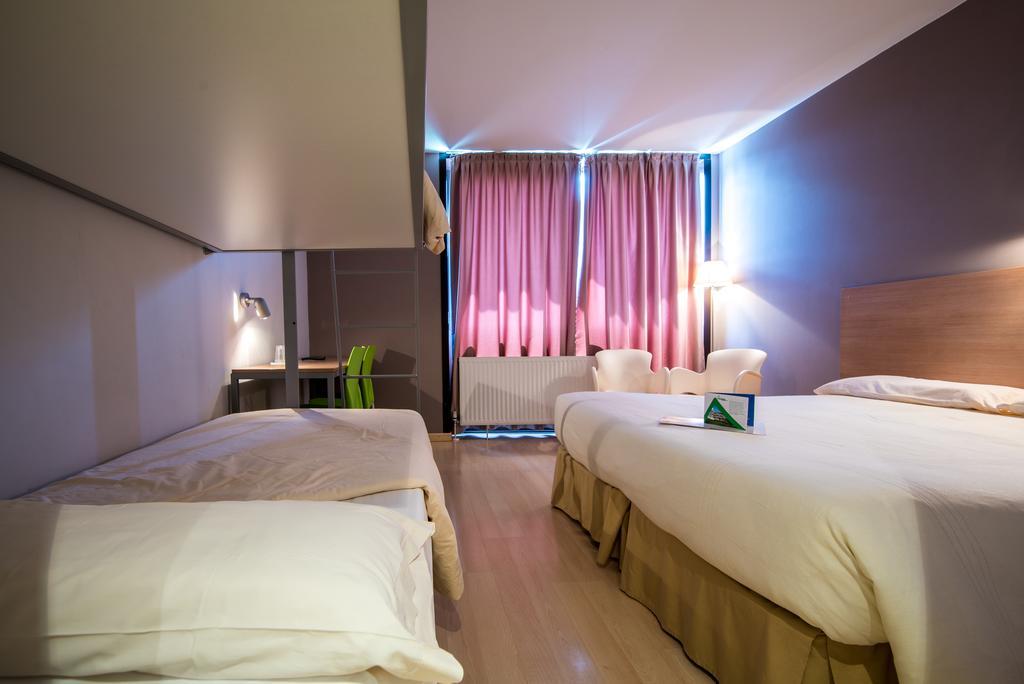 Campus Cerdanya Hotel Puigcerdà Exterior photo