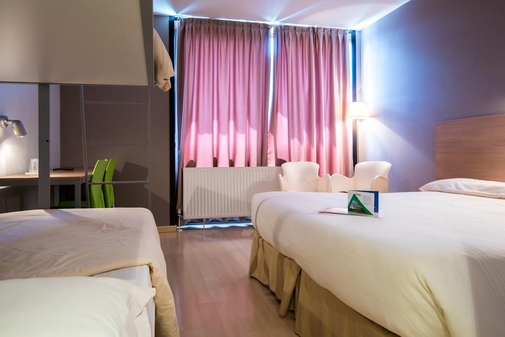 Campus Cerdanya Hotel Puigcerdà Exterior photo